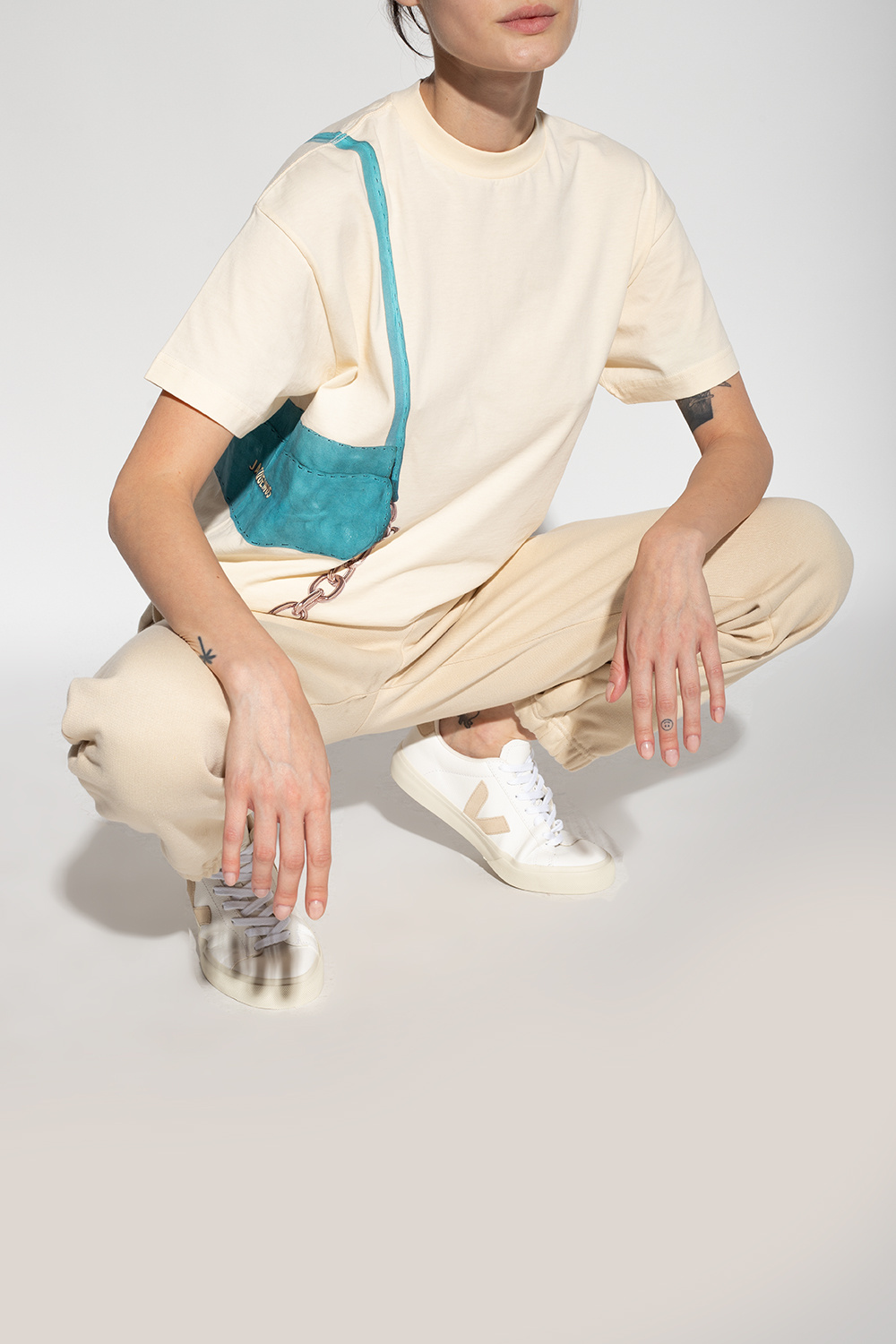 veja campo sneakers almond